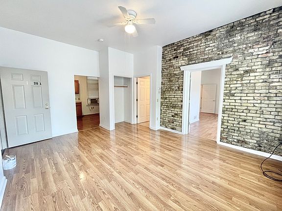 2nd image of 1718-34 E Lafayette Pl #1728-01