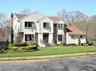 101 Wilshire Way, Lincroft, NJ 07738