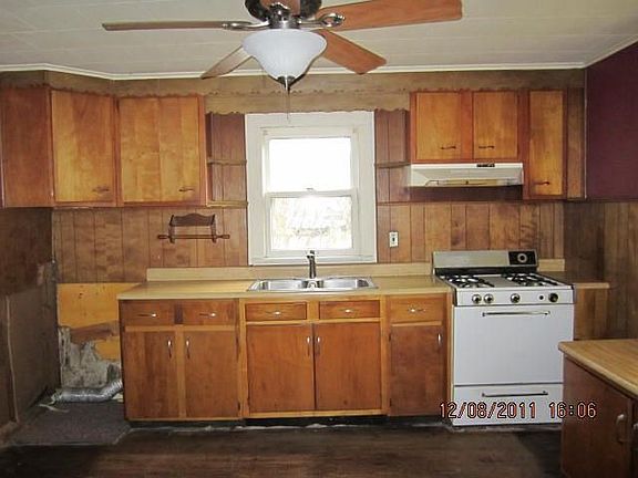 5th image of 3550 Meadow Dr