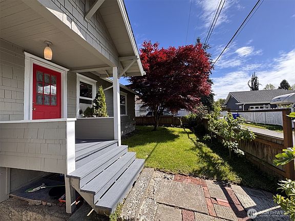 2nd image of 1022 Rockefeller Avenue