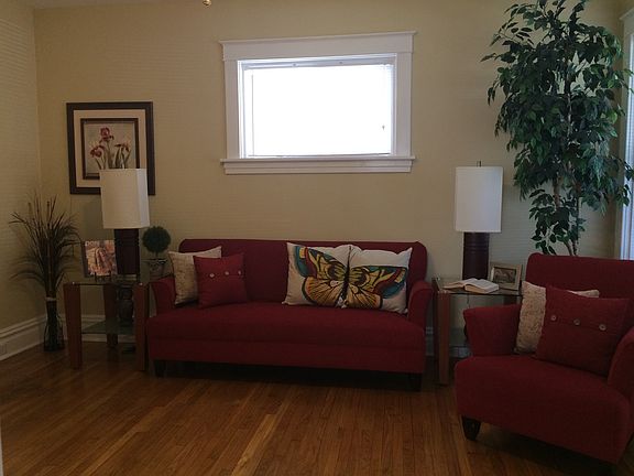 3rd image of 2647 Lyle Ave
