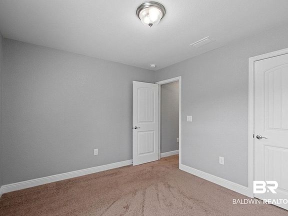 5th image of 22076 Garland Loop