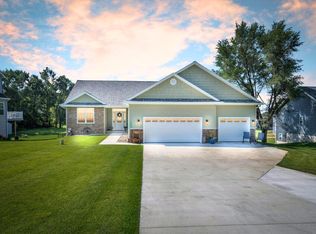 11116 Resort Rd, Pleasant Lake, MI 49272