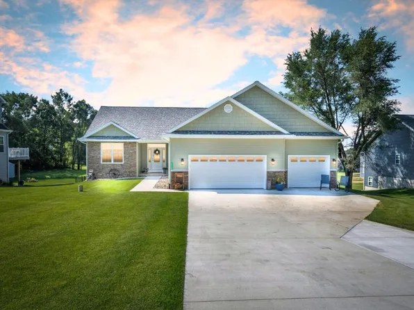 11116 Resort Rd, Pleasant Lake, MI 49272