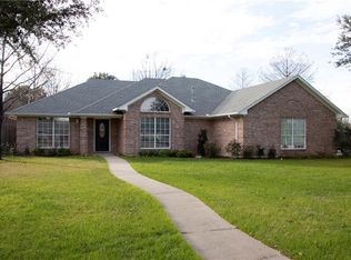 1222 N Saint Charles Ave, Pilot Point, TX 76258