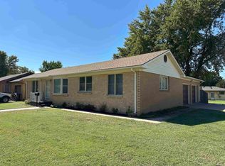 1217 N Park St, Hoisington, KS 67544