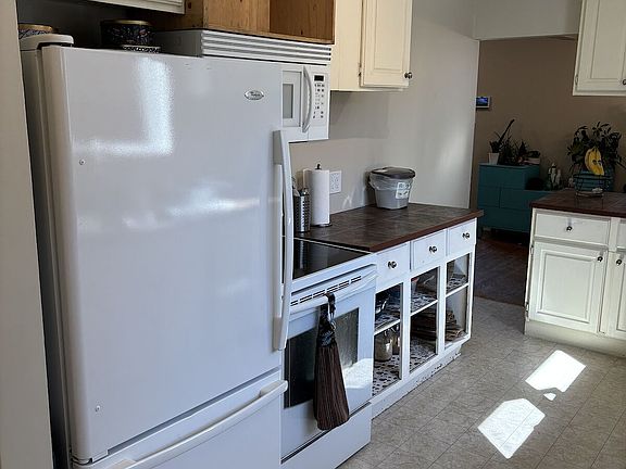 3rd image of 607 Fortalice Cres SE