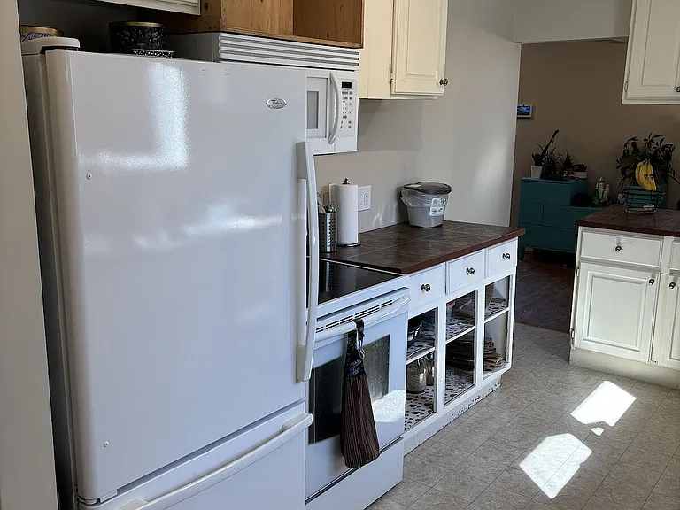 607 Fortalice Cres SE — Photo 3
