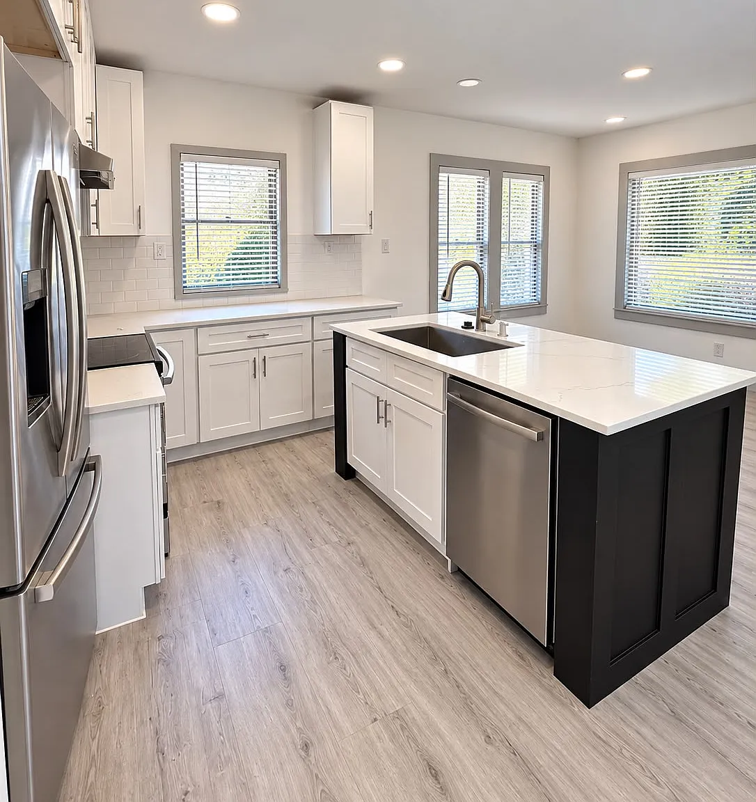 2 bed, 922 sqft, $1,925 — Photo 2