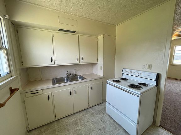 3rd image of 1210 Eisenhower Ave #1214