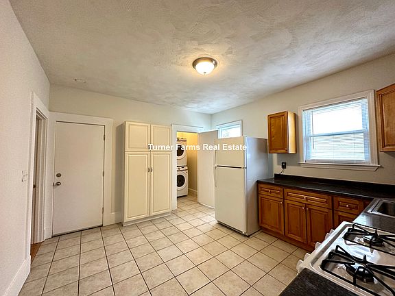 3rd image of 11 Elder St #1102