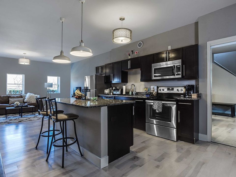 1st image of 2828 Mary St #2