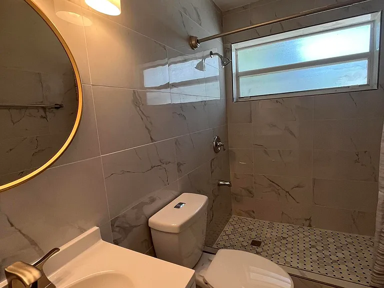 1419 SE 2nd St #1 — Photo 9