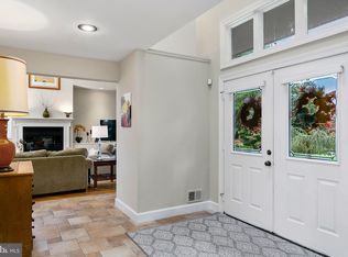 715 Golf View Rd, Moorestown, NJ 08057