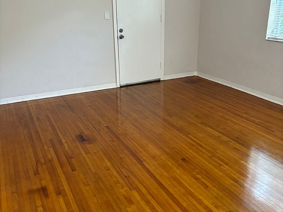 4th image of 233 Phoenetia Ave APT 5