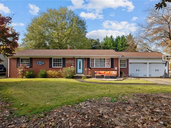 802 Nottingham Dr, Lexington, NC 27292