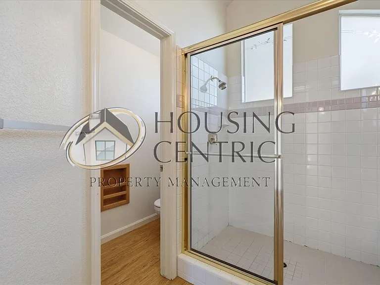 108 Pembury Way — Photo 24