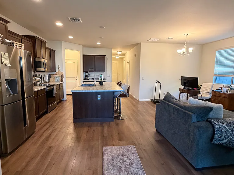 17621 W Daley Ln — Photo 3