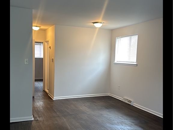 2nd image of 312-316 E Clements Bridge Rd #312-1