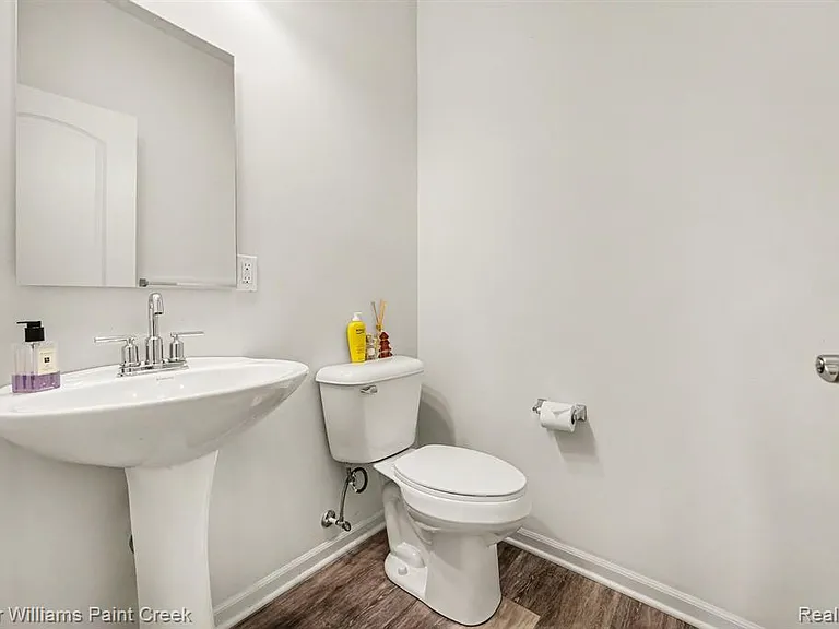 4923 Treeside Ln — Photo 8
