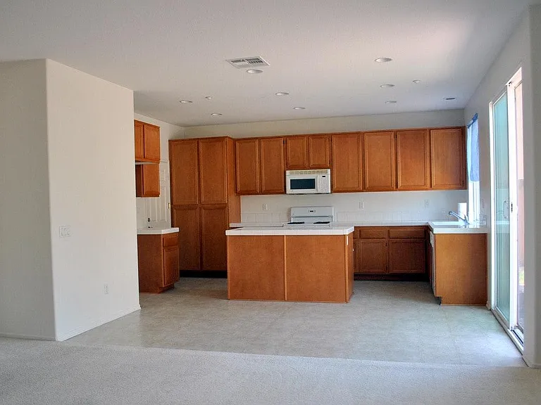 1654 Goldenrod Ave — Photo 2