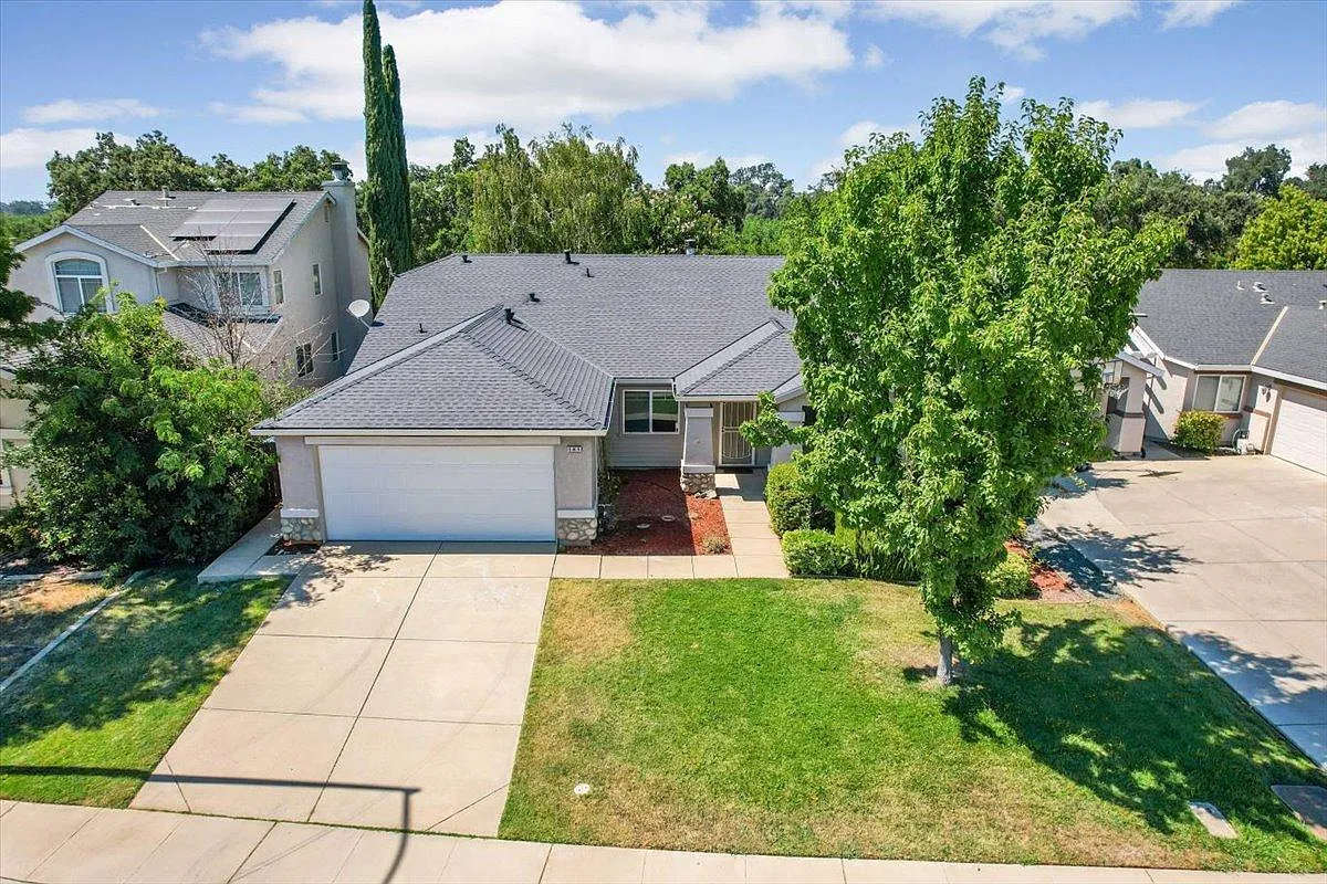141 Sullivan Way photo 1