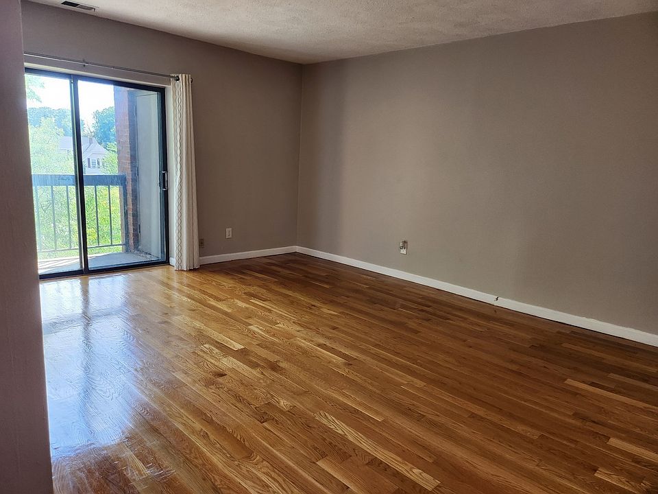 1st image of 123 Elm St APT D-11