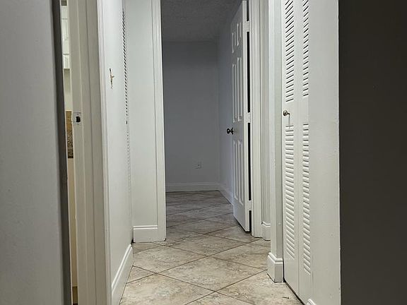 3rd image of 1650 W 44th Pl #119