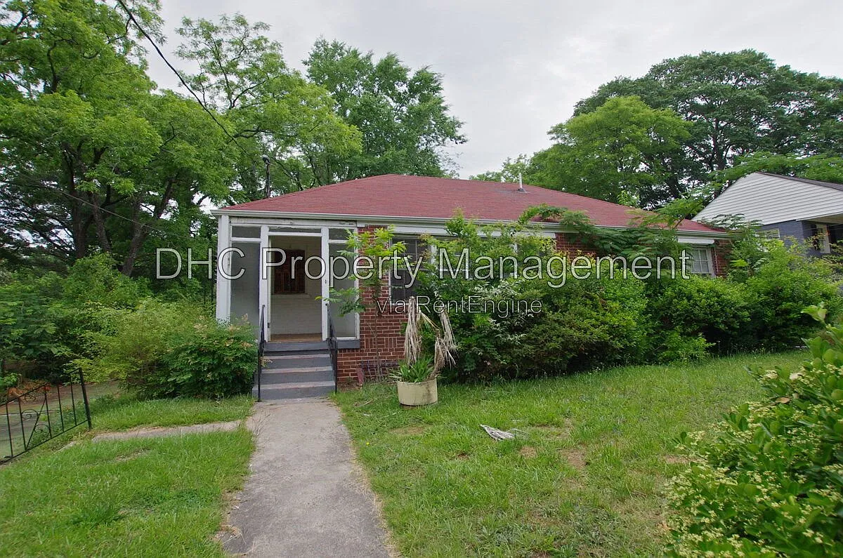 3 bed, 1.0 bath, 1056 sqft, $1,750 — Photo 1