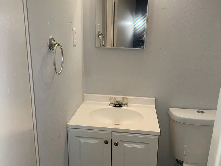 1221 Southwood Dr — Photo 10