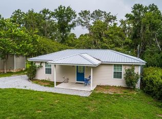 708 Wayne St, Darien, GA 31305
