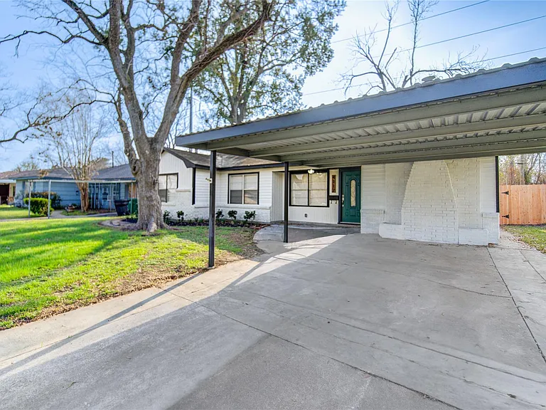 4117 Pinon Dr — Photo 2
