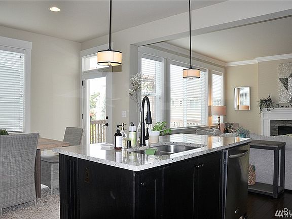 3rd image of 10607 NE 65th Ln #5