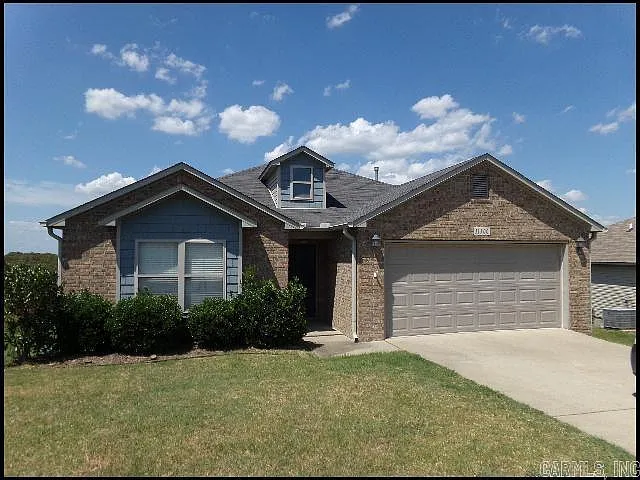 3 bed, 2.0 bath, 1375 sqft, $1,625 — Photo 1