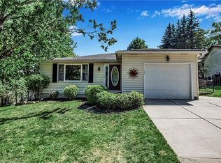 21 Fairlawn Ct, East Aurora, NY 14052