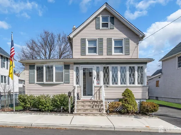 12 Albert St, Sayreville, NJ 08872