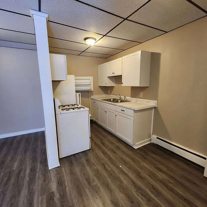 7.5 E Church St #103