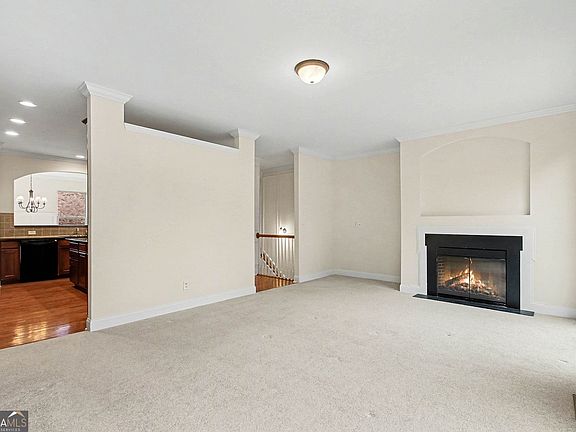 4th image of 2707 Hallwood Ln