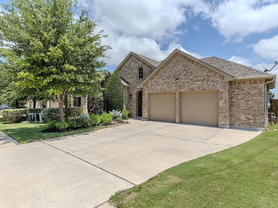 1st image of 2929 Consuelo Way
