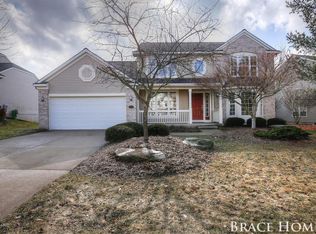 2721 Arbor Chase Dr NE, Grand Rapids, MI 49525