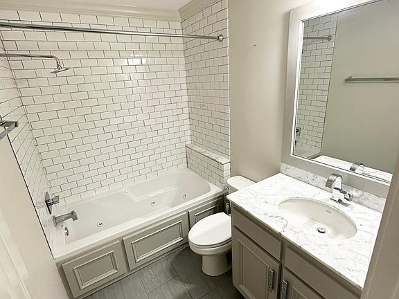 3rd image of 183 Steiner Rd APT 119