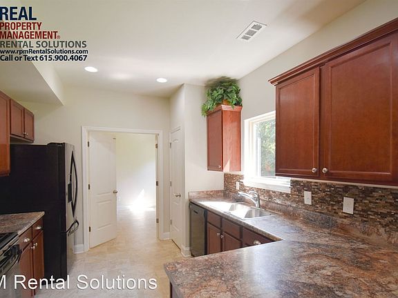 4th image of 4240 Longfellow Dr