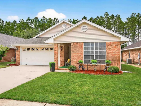 21 Easton St, Cantonment, FL 32533