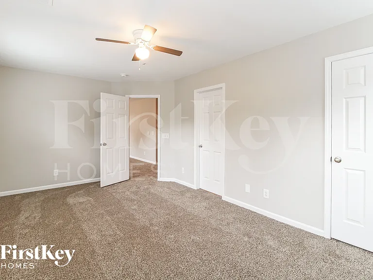4707 Shady Oak Dr — Photo 13