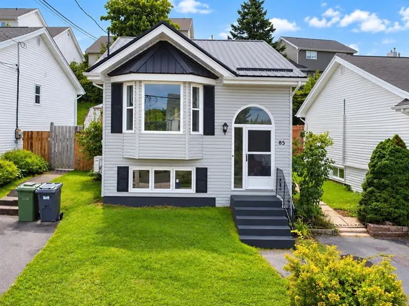 85 Armcrest Dr, Lower Sackville, NS B4C 4C3