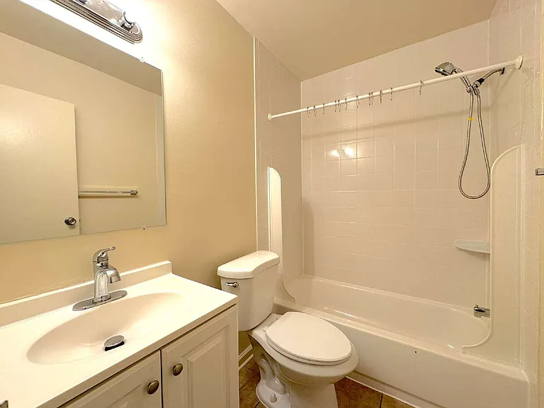 4657 Logsdon Dr — Photo 17