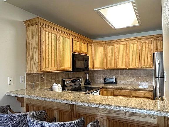 3rd image of 2000 Westminster Cir #2048