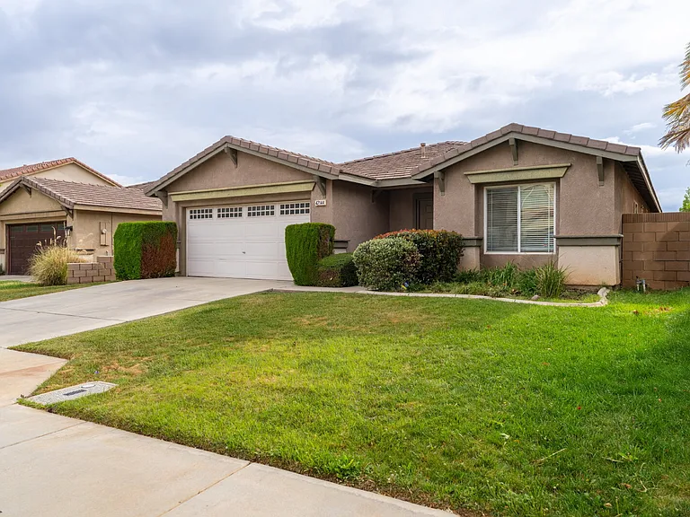 42144 Madison Ct — Photo 2