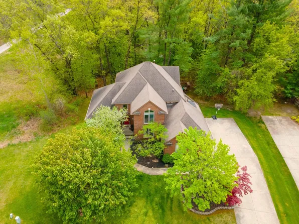 446 Indian Trl, Lake Orion, MI 48362