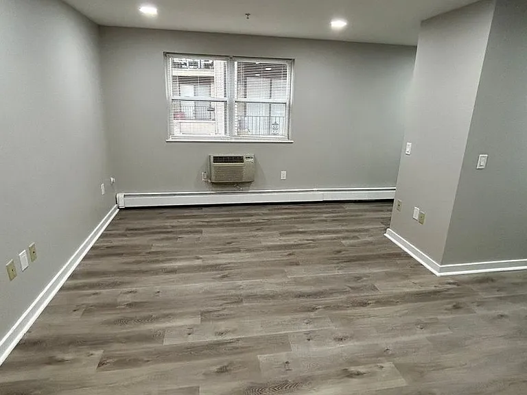 Austin Manor Apartments — Photo 30